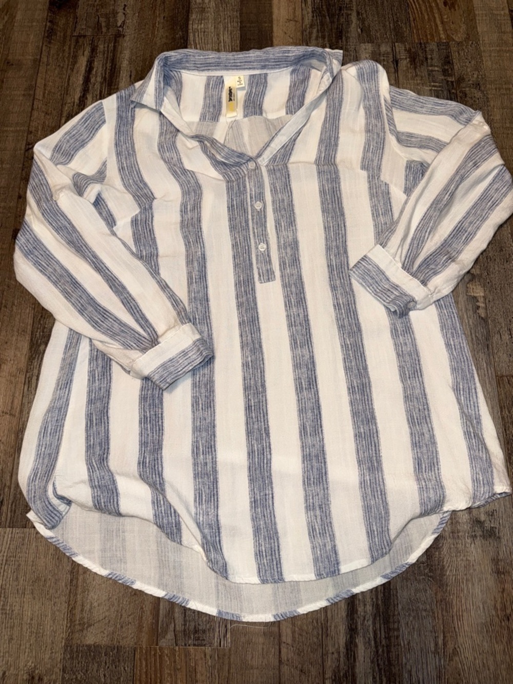 Lara Fashion blue and white striped tunic-style beachy shirt women’s small